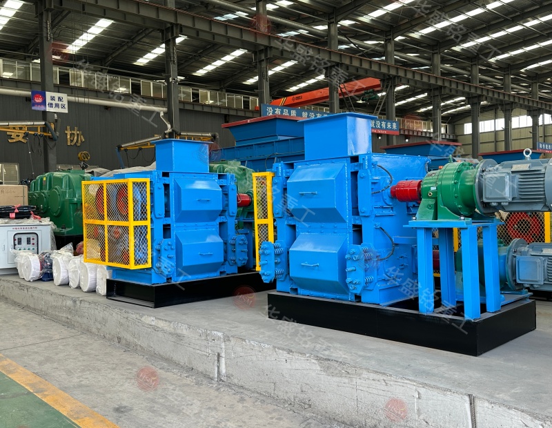 碳酸鋰塊破碎工序的設(shè)備配置探討——華盛銘四輥破碎機應(yīng)用觀察